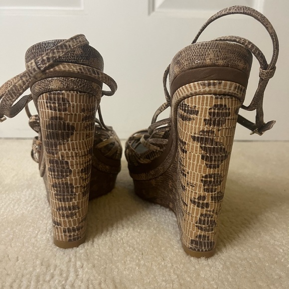 BCBG Max Azria faux snakeskin wedge heels size 9 - Picture 4 of 6